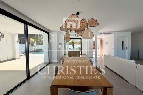 Villa i Santa Eulalia Del Rio, Ibiza, Santa Eulalia Del Rio - € 2.470.000 | Ref: IS11937 - foto 10