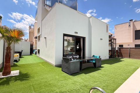 Villa a Torrevieja, Alicante, Torrevieja - € 559.000 | Ref: 35884 - foto 2