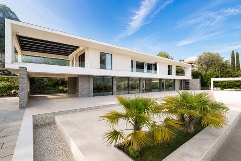 Villa i Ossuccio, Como, Ossuccio - € 13.500.000 | Ref: CBI154-3138-115 - foto 4