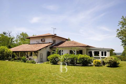 Villa a Urrugne, Pyrenees-Atlantiques, Urrugne - € 1.378.000 | Ref: M1887 - foto 5