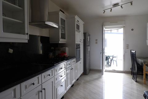 Villa a Bobigny, Seine-Saint-Denis, Bobigny - € 650.000 | Ref: 87075888 - foto 8