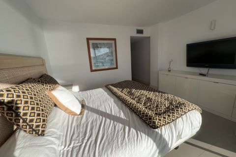 Penthouse i Ibiza, Ibiza, Ibiza - € 3 150 000 | Ref: Ático con solárium privado en Paseo Marítimo - foto 26