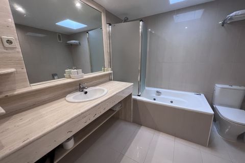 Penthouse i Ibiza, Ibiza, Ibiza - € 3 150 000 | Ref: Ático con solárium privado en Paseo Marítimo - foto 28