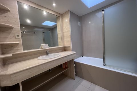Penthouse i Ibiza, Ibiza, Ibiza - € 3 150 000 | Ref: Ático con solárium privado en Paseo Marítimo - foto 30