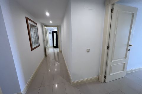 Penthouse i Ibiza, Ibiza, Ibiza - € 3 150 000 | Ref: Ático con solárium privado en Paseo Marítimo - foto 32