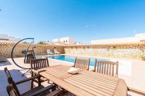 Villa en Torrevieja, Alicante, Torrevieja - € 549.000 | Ref: 26-287943641862/77733 - photo 1