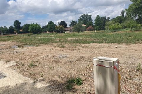 Helårsgrund i Vayres, Gironde, Vayres - € 90.000 | Ref: dg63467 - foto 1