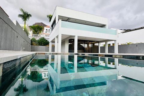 Villa i Adeje, Tenerife, Adeje - € 1.800.000 | Ref: LUX0011 - foto 14