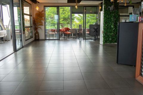 L'establiment comercial a Le Lamentin, Martinique, Le Lamentin - € 70.200/mes | Ref: 1374 - foto 4