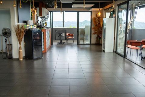 L'establiment comercial a Le Lamentin, Martinique, Le Lamentin - € 70.200/mes | Ref: 1374 - foto 5