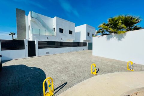 Villa i Torrevieja, Alicante, Torrevieja - € 1.200.000 | Ref: 81318120-01 - foto 9