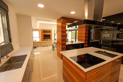 Villa i Torrevieja, Alicante, Torrevieja - € 1.630.000 | Ref: 44044309-01 - foto 13
