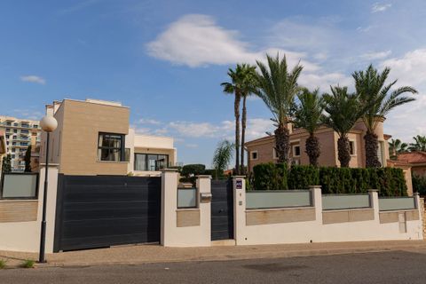 Villa i Torrevieja, Alicante, Torrevieja - € 1.630.000 | Ref: 44044309-01 - foto 18