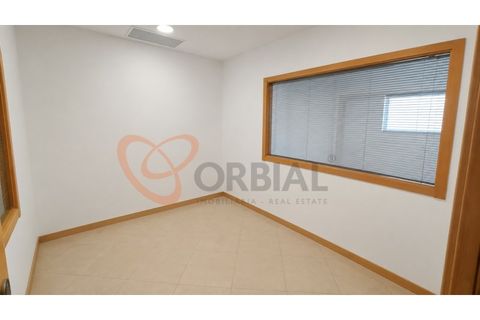 L'establiment comercial a Albufeira, Faro, Albufeira - € 2.200/mes | Ref: 4495 - foto 3