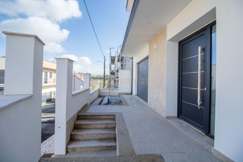 Villa a Camarate, Lisbon, Camarate - € 735.000 | Ref: C0246-03548 - foto 4