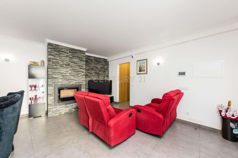 Villa i Loures, Lisbon, Loures - € 380.000 | Ref: C0483-01879 - foto 2
