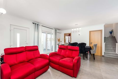 Villa i Loures, Lisbon, Loures - € 380.000 | Ref: C0483-01879 - foto 4