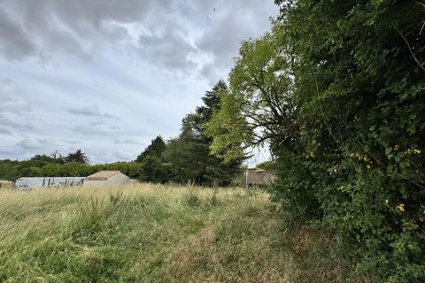 Helårsgrund i Aigre, Charente, Aigre - € 56.000 | Ref: BVI85908 - foto 3