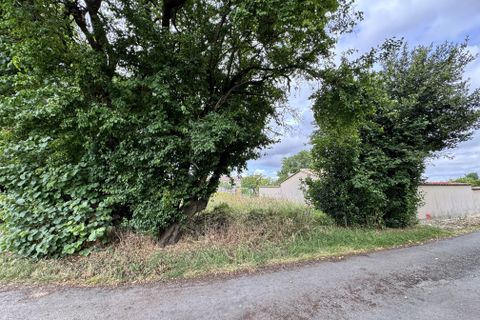 Helårsgrund i Aigre, Charente, Aigre - € 56.000 | Ref: BVI85908 - foto 11