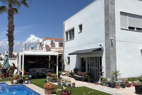 Villa a Torrevieja, Alicante, Torrevieja - € 465.000 | Ref: AG19MLSC2424807 - foto 11
