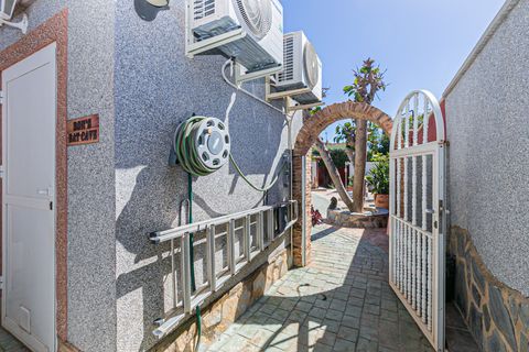Villa a Los Balcones, Alicante, Los Balcones - € 329.950 | Ref: V-31292 - foto 50