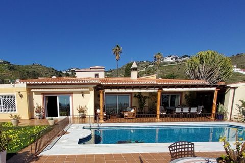 Villa i Almunecar, Granada, Almunecar - € 1.400.000 | Ref: PSRE-V1222 - foto 1
