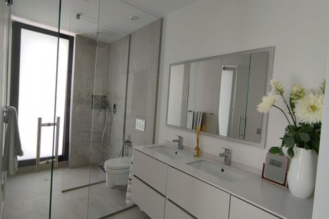 Villa a Finestrat, Alicante, Finestrat - € 3.999/mes | Ref: ALQF019/6084 - foto 15