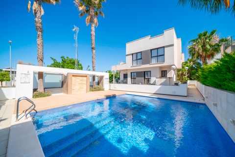 Villa en Ciudad Quesada, Alicante, Ciudad Quesada - € 399.000 | Ref: CBB-49995 - photo 1