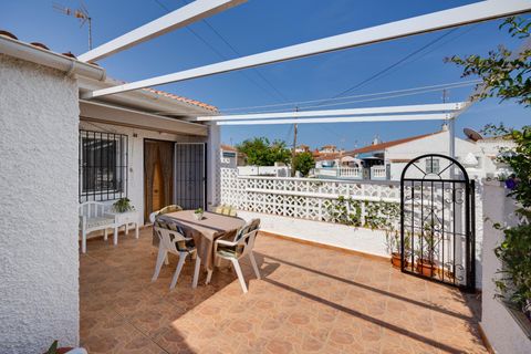 Villa a Torrevieja, Alicante, Torrevieja - € 139.900 | Ref: OH02301/10701 - foto 2