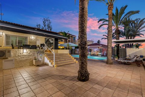 Villa i Torrevieja, Alicante, Torrevieja - € 656.000 | Ref: THK31-4186-5152 - foto 32