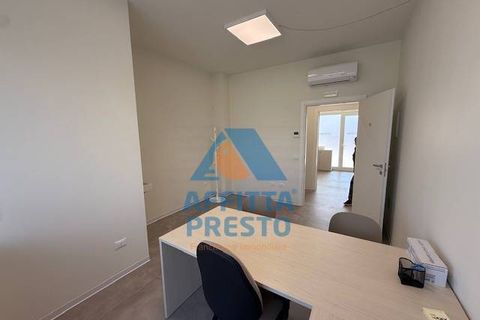 L'establiment comercial a Capraia e Limite, Florence, Capraia e Limite - € 500/mes | Ref: CC3621 - foto 7