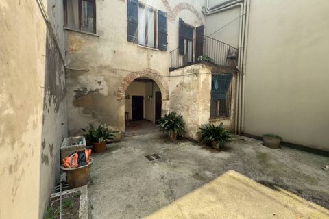 Villa a Mantua, Mantua, Mantua - € 270.000 | Ref: 6424 - foto 5