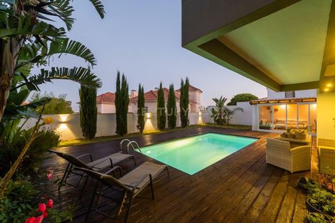 Villa i Oeiras, Lisbon, Oeiras - € 997.000 | Ref: C0417-00468 - foto 1