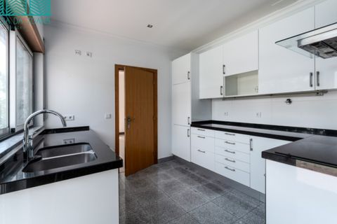 Villa a Barcarena, Lisbon, Barcarena - € 1.150.000 | Ref: CAS_2741 - foto 9
