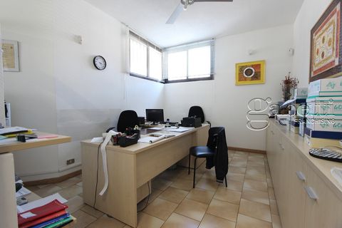 Villa a Parabiago, Milan, Parabiago - € 695.000 | Ref: 321T098 - foto 32