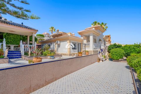 Villa a Rojales, Alicante, Rojales - € 399.000 | Ref: LF-48150 - foto 2