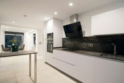 Villa i Marbella, Malaga, Marbella - € 2.800.000 | Ref: MLSC8459251 - foto 11