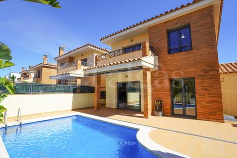 Villa a Empuriabrava, Gerona, Empuriabrava - € 490.000 | Ref: 509 - foto 2