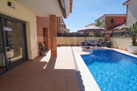 Villa a Empuriabrava, Gerona, Empuriabrava - € 490.000 | Ref: 509 - foto 4