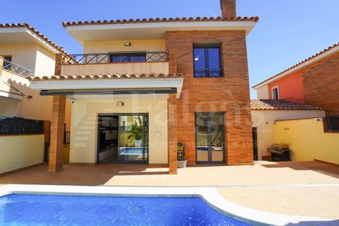 Villa a Empuriabrava, Gerona, Empuriabrava - € 490.000 | Ref: 509 - foto 5