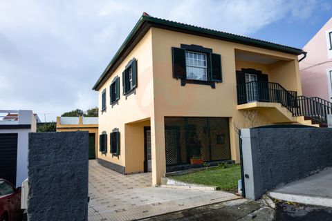 Byhus i Angra do Heroismo, Terceira, Angra do Heroismo - € 465.000 | Ref: M1045 - foto 1