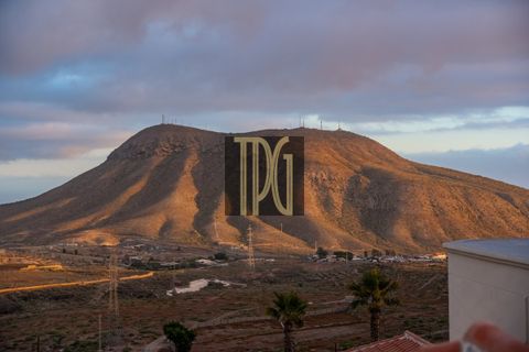 Villa i Chayofa, Tenerife, Chayofa - € 1.250.000 | Ref: OPS1938R - foto 4