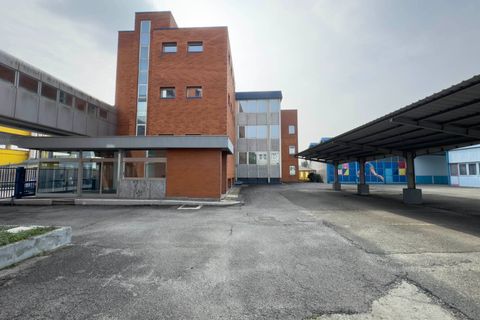 L'establiment comercial a Moncalieri, Turin, Moncalieri - € 10.340/mes | Ref: 13978 - foto 2