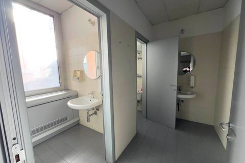L'establiment comercial a Moncalieri, Turin, Moncalieri - € 10.340/mes | Ref: 13978 - foto 4