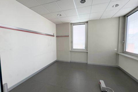 L'establiment comercial a Moncalieri, Turin, Moncalieri - € 10.340/mes | Ref: 13978 - foto 8