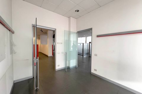L'establiment comercial a Moncalieri, Turin, Moncalieri - € 10.340/mes | Ref: 13978 - foto 16