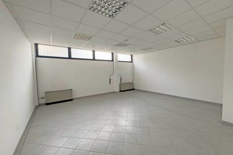 L'establiment comercial a Moncalieri, Turin, Moncalieri - € 15.000/mes | Ref: 13979 - foto 24