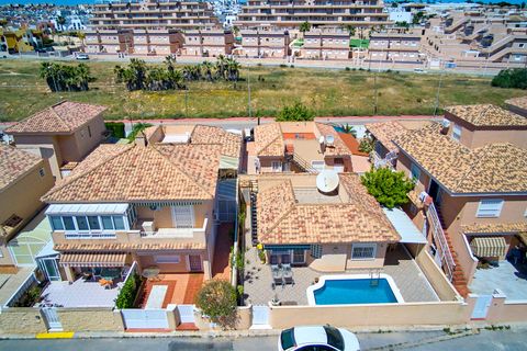 Villa en Punta Prima, Alicante, Punta Prima - € 235.000 | Ref: 3-17973/77956 - photo 41