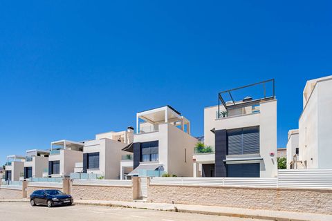 Villa i Punta Prima, Alicante, Punta Prima - € 650 000 | Ref: 3-17826/77959 - foto 2