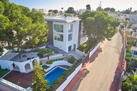 Villa a Los Balcones, Alicante, Los Balcones - € 890.000 | Ref: 3-9467/77965 - foto 2